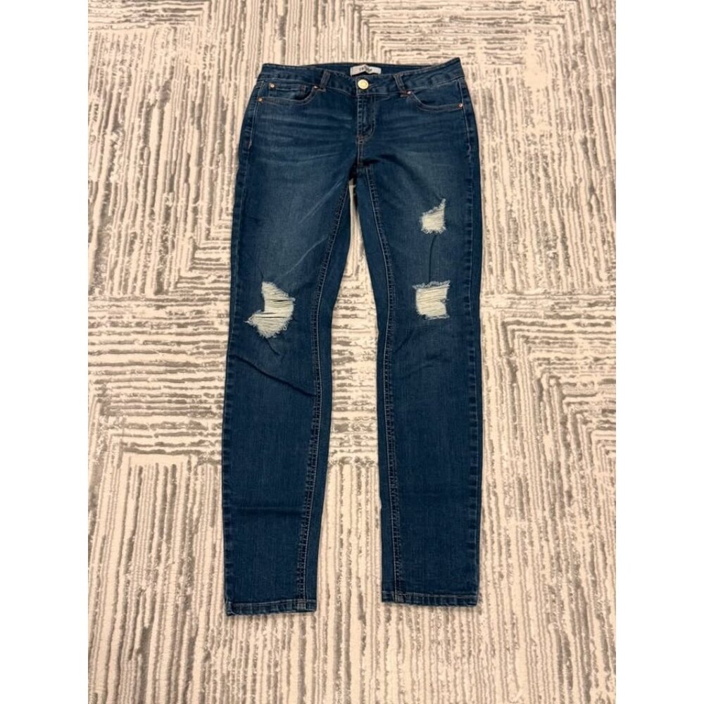 Refuge women's size 4 blue denim destressed denim mid-rise 5-pockets jeans